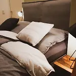 Stilvolles City-loft Mit Privatem Whirlpool アパート トリーア