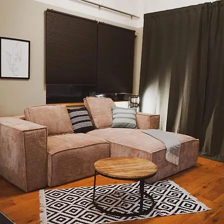 Stilvolles City-loft Mit Privatem Whirlpool Apartman