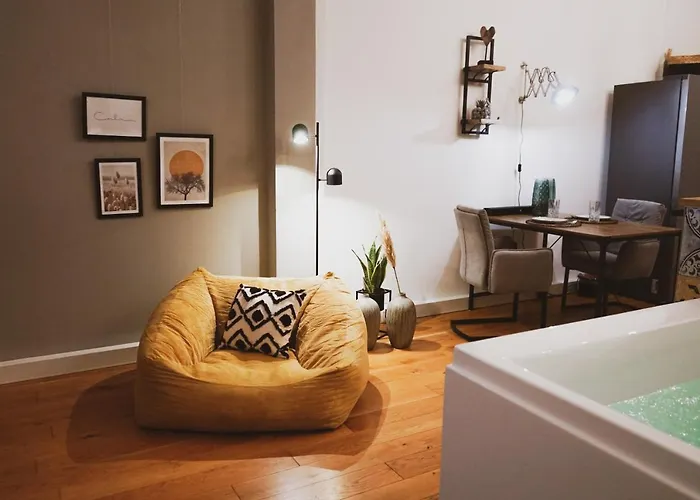 Stilvolles City-loft Mit Privatem Whirlpool * ترير